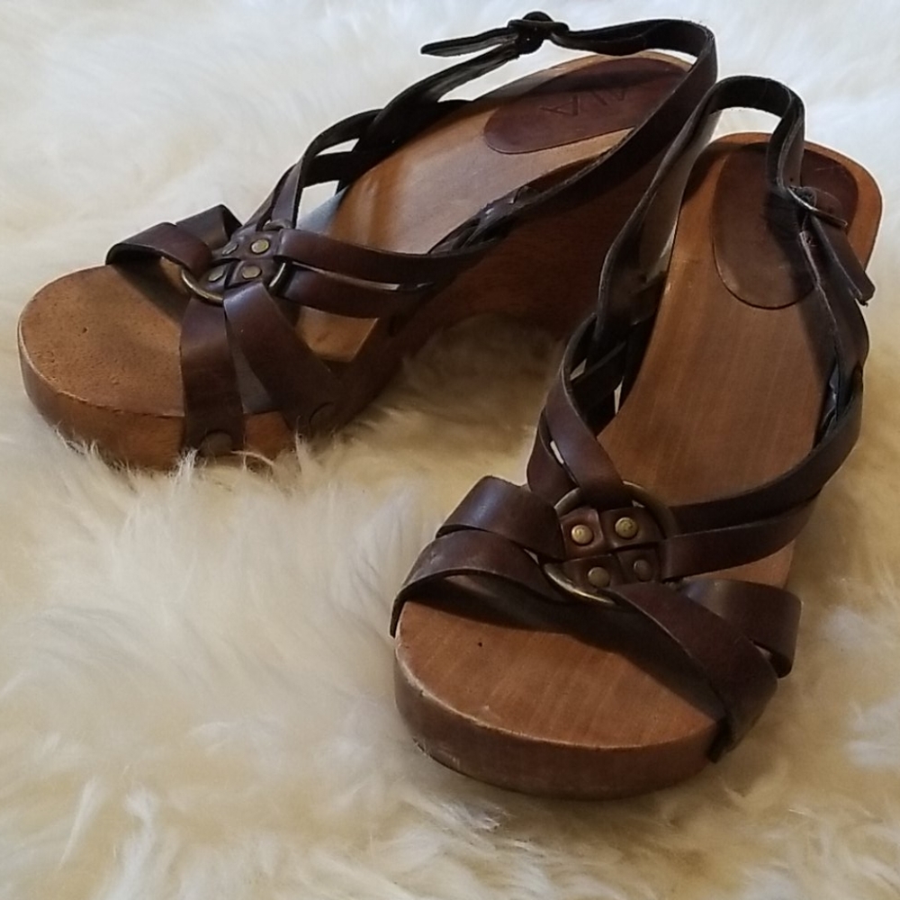 Mia wooden heels